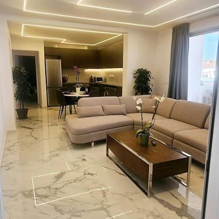 Deluxe Apartment Пафос Екстер'єр фото