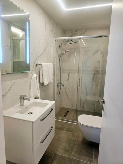 Deluxe Apartment Пафос Екстер'єр фото
