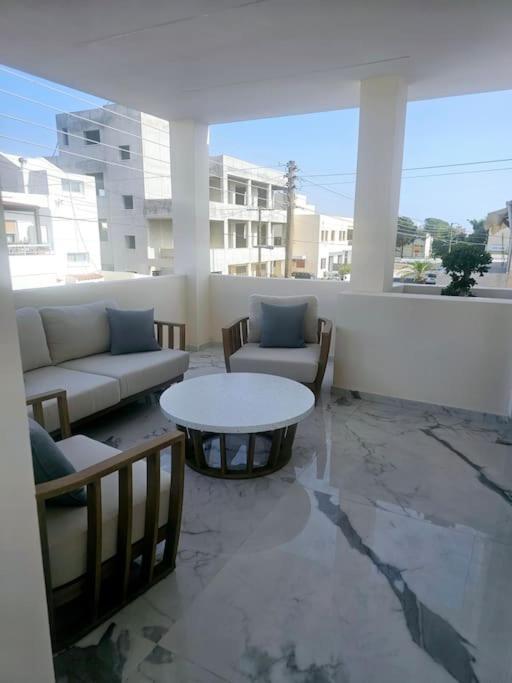 Deluxe Apartment Пафос Екстер'єр фото