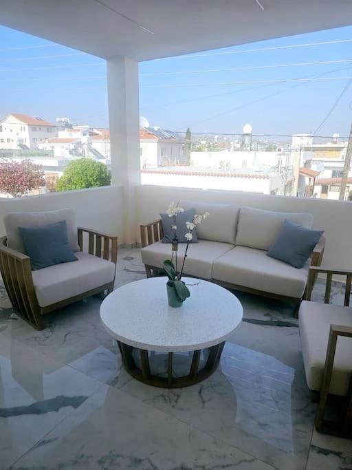 Deluxe Apartment Пафос Екстер'єр фото