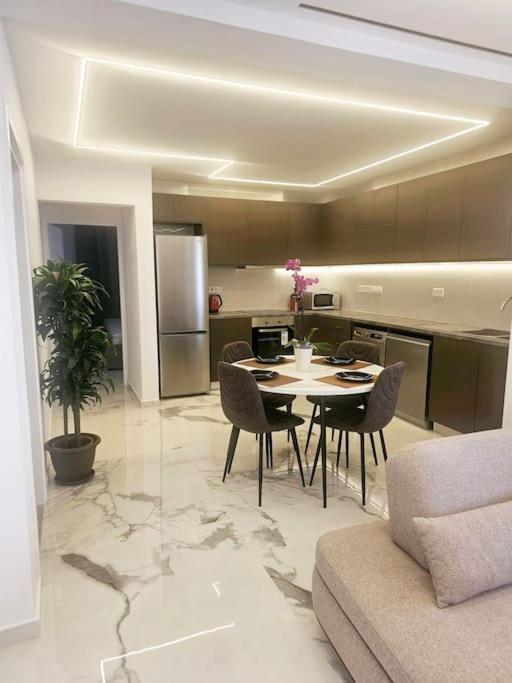Deluxe Apartment Пафос Екстер'єр фото